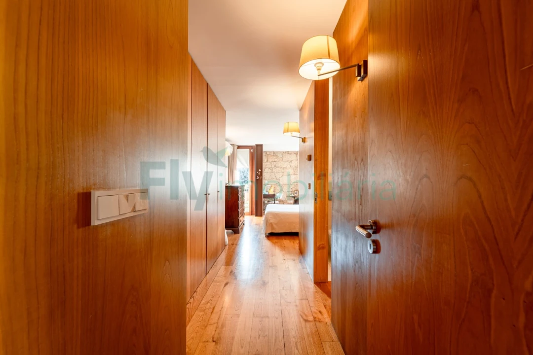 Moradia T4 para Venda em Seide Foto 35