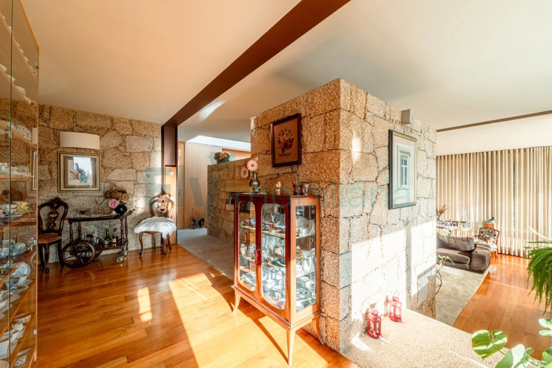 Moradia T4 para Venda em Seide Foto 40