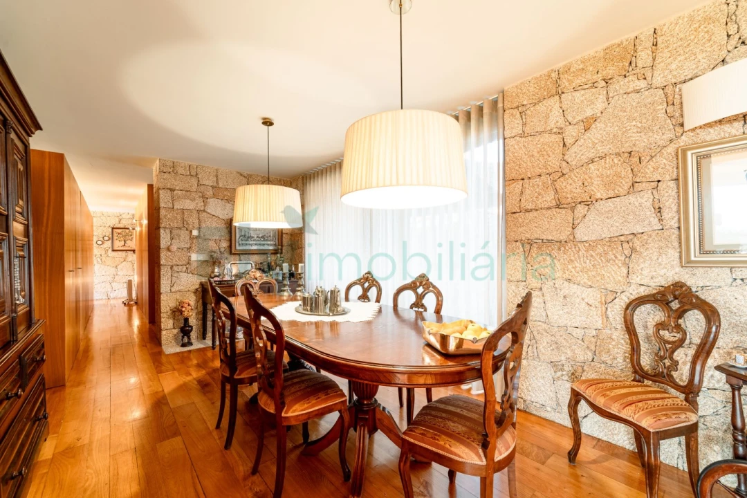 Moradia T4 para Venda em Seide Foto 43