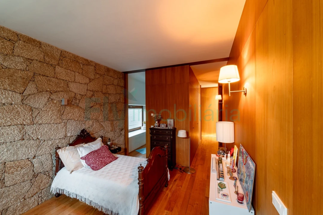 Moradia T4 para Venda em Seide Foto 96