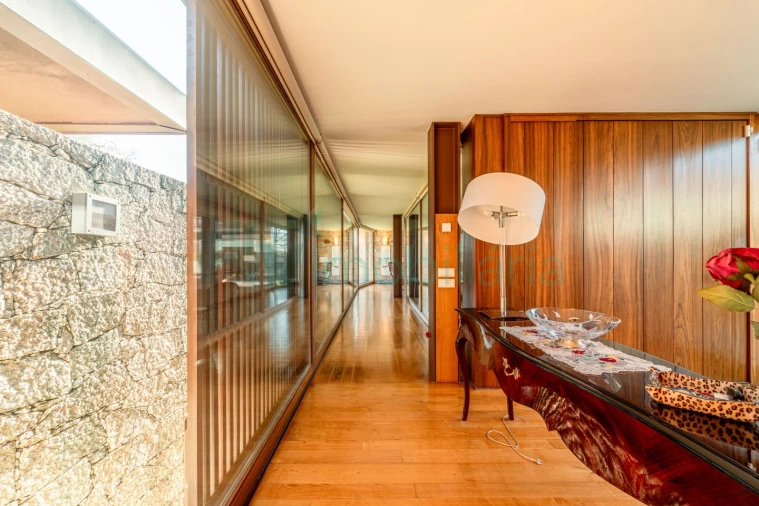 Moradia T4 para Venda em Seide Foto 12