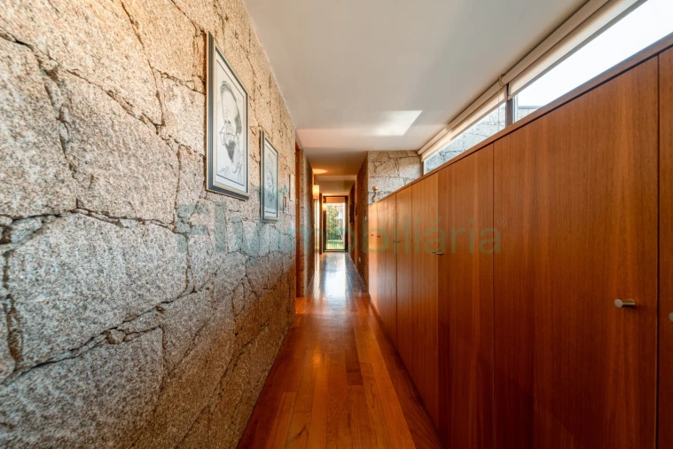 Moradia T4 para Venda em Seide Foto 17