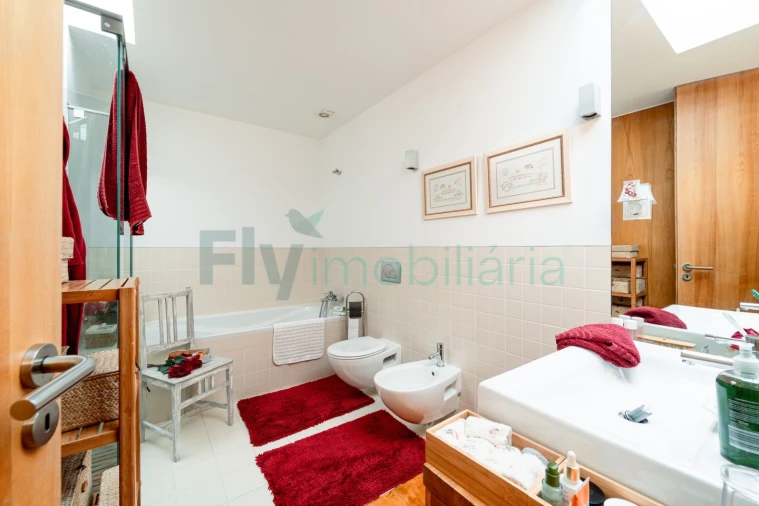 Moradia T4 para Venda em Seide Foto 28