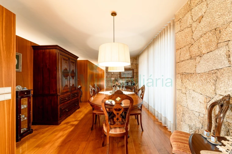 Moradia T4 para Venda em Seide Foto 41