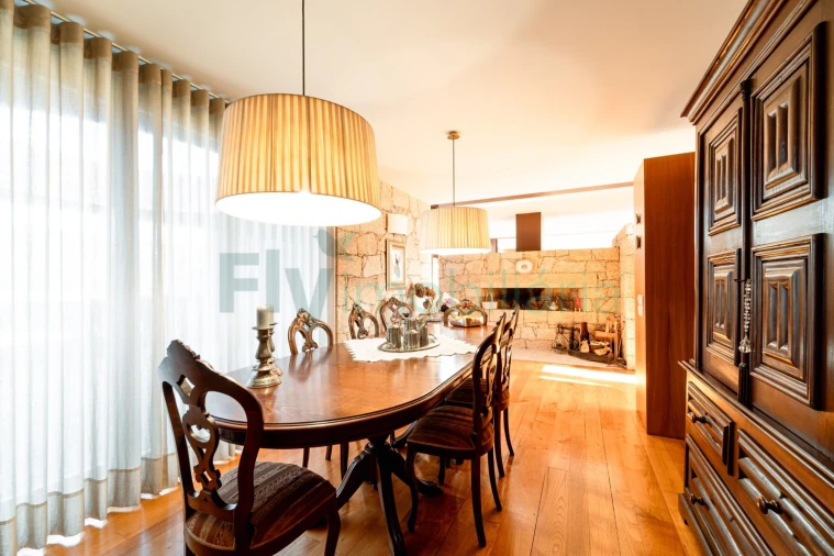 Moradia T4 para Venda em Seide Foto 43