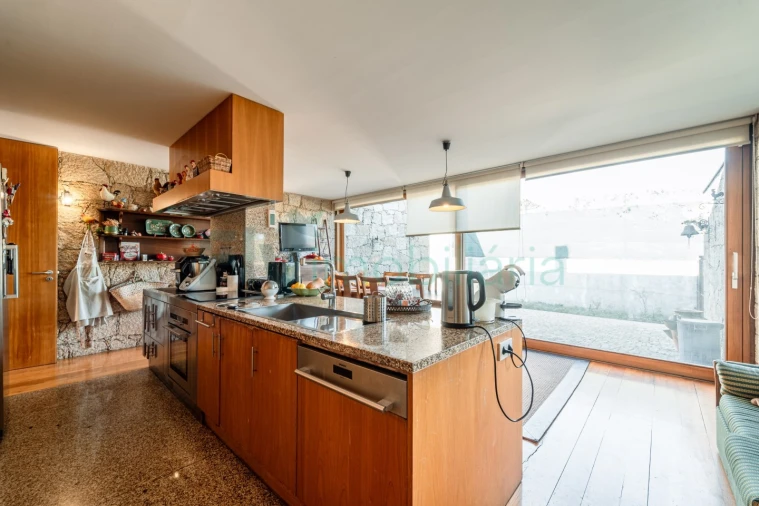 Moradia T4 para Venda em Seide Foto 44