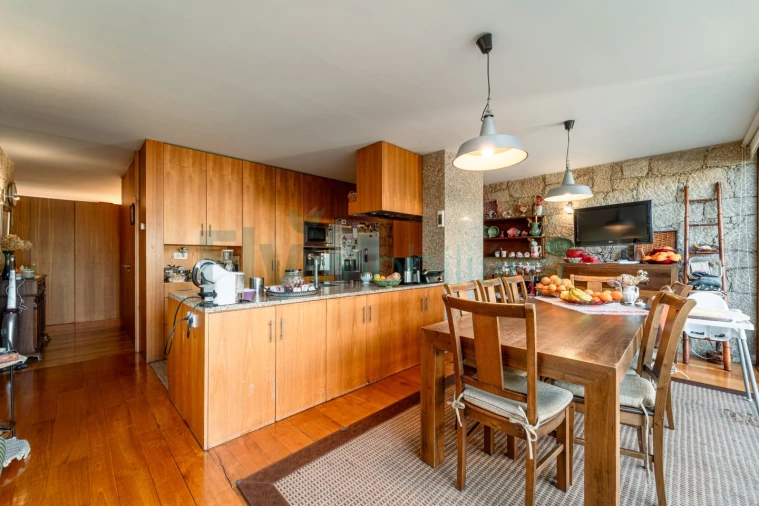 Moradia T4 para Venda em Seide Foto 46