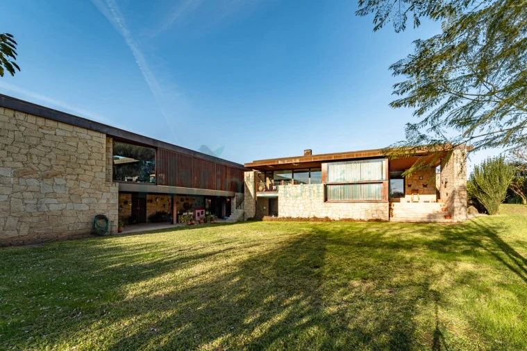 Moradia T4 para Venda em Seide Foto 55