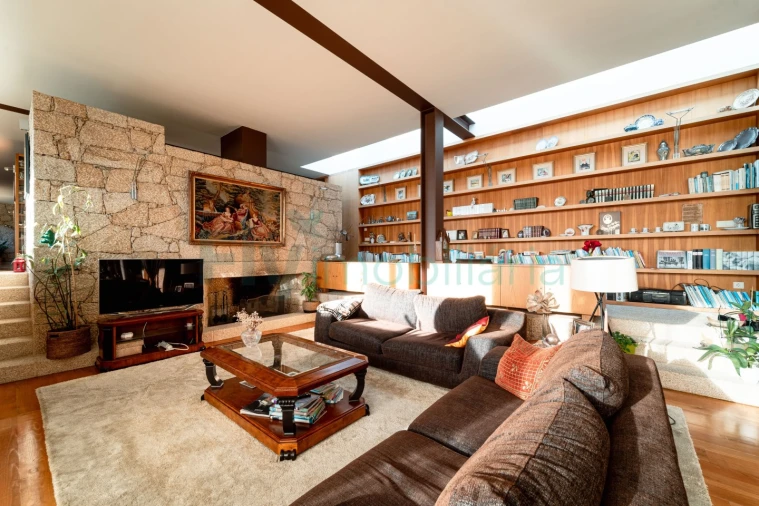 Moradia T4 para Venda em Seide Foto 81