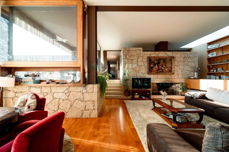 Moradia T4 para Venda em Seide Foto 84