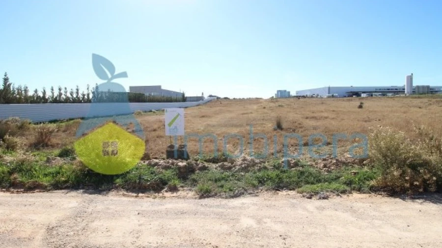 Terreno Comércio / Armazém para Venda em Algoz e Tunes