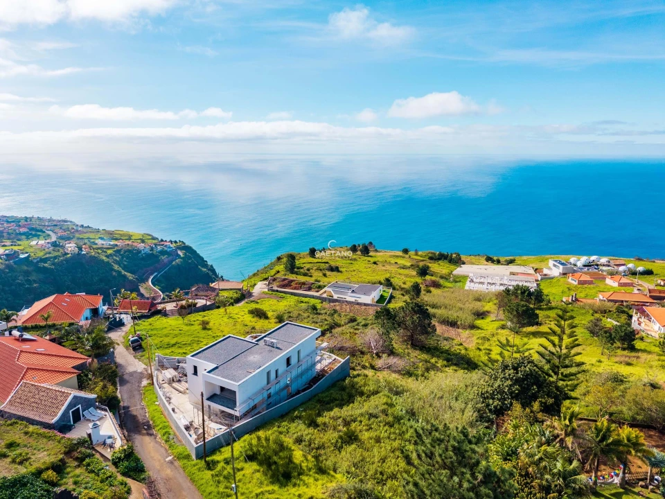 Moradia T3 para Venda em Prazeres Foto 3