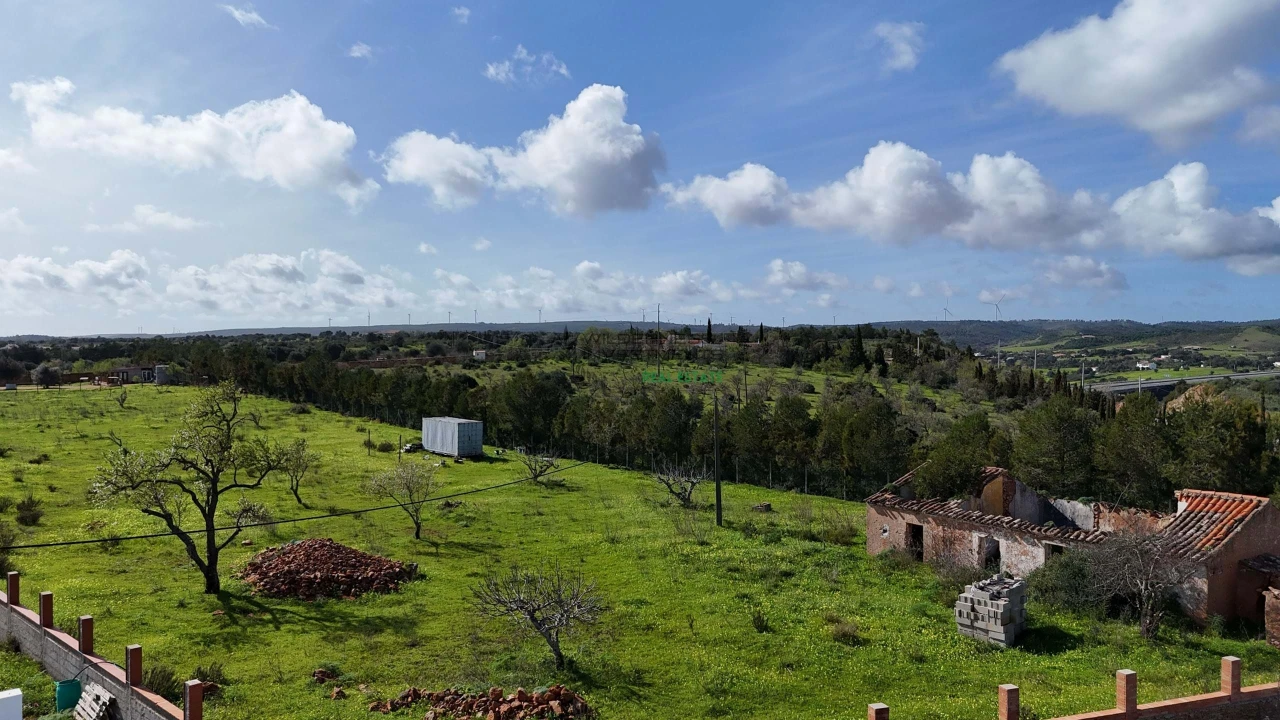 Terreno para Venda em Lagos (São Sebastião e Santa Maria) Foto 2