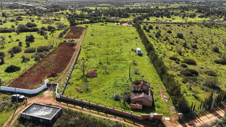 Terreno para Venda em Lagos (São Sebastião e Santa Maria) Foto 1