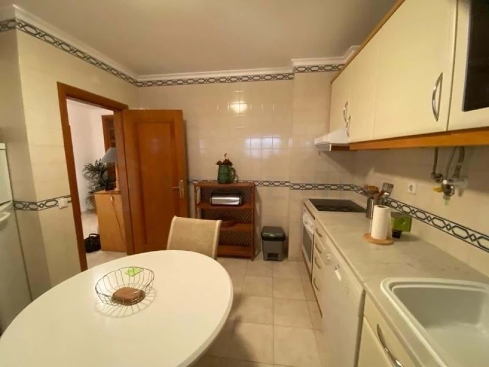 Apartamento T1 para Arrendamento em Quarteira Foto 11