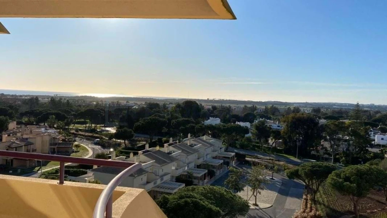 Apartamento T1 para Arrendamento em Quarteira Foto 6