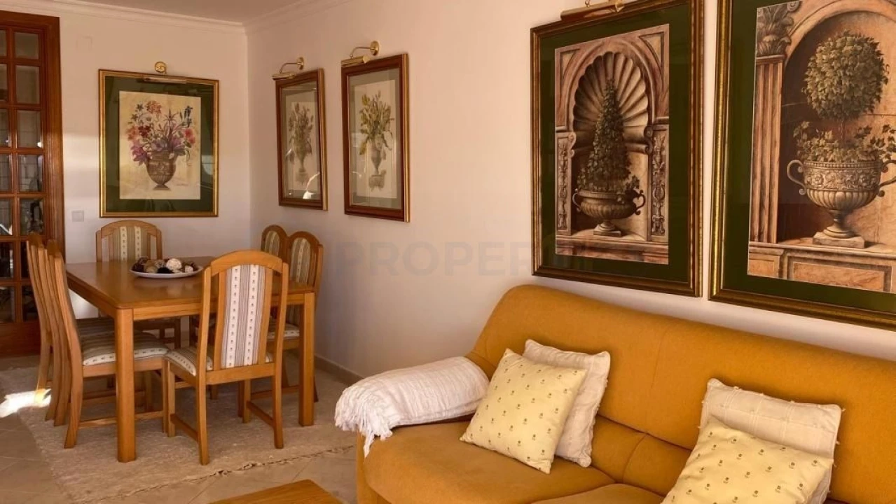 Apartamento T1 para Arrendamento em Quarteira Foto 7