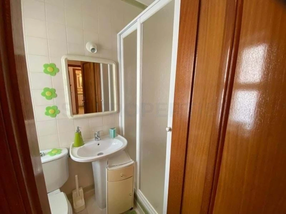 Apartamento T1 para Arrendamento em Quarteira Foto 13