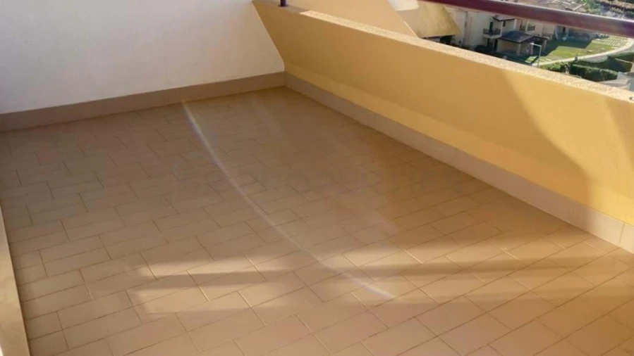 Apartamento T1 para Arrendamento em Quarteira Foto 16