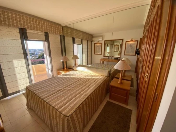 Apartamento T1 para Arrendamento em Quarteira Foto 12