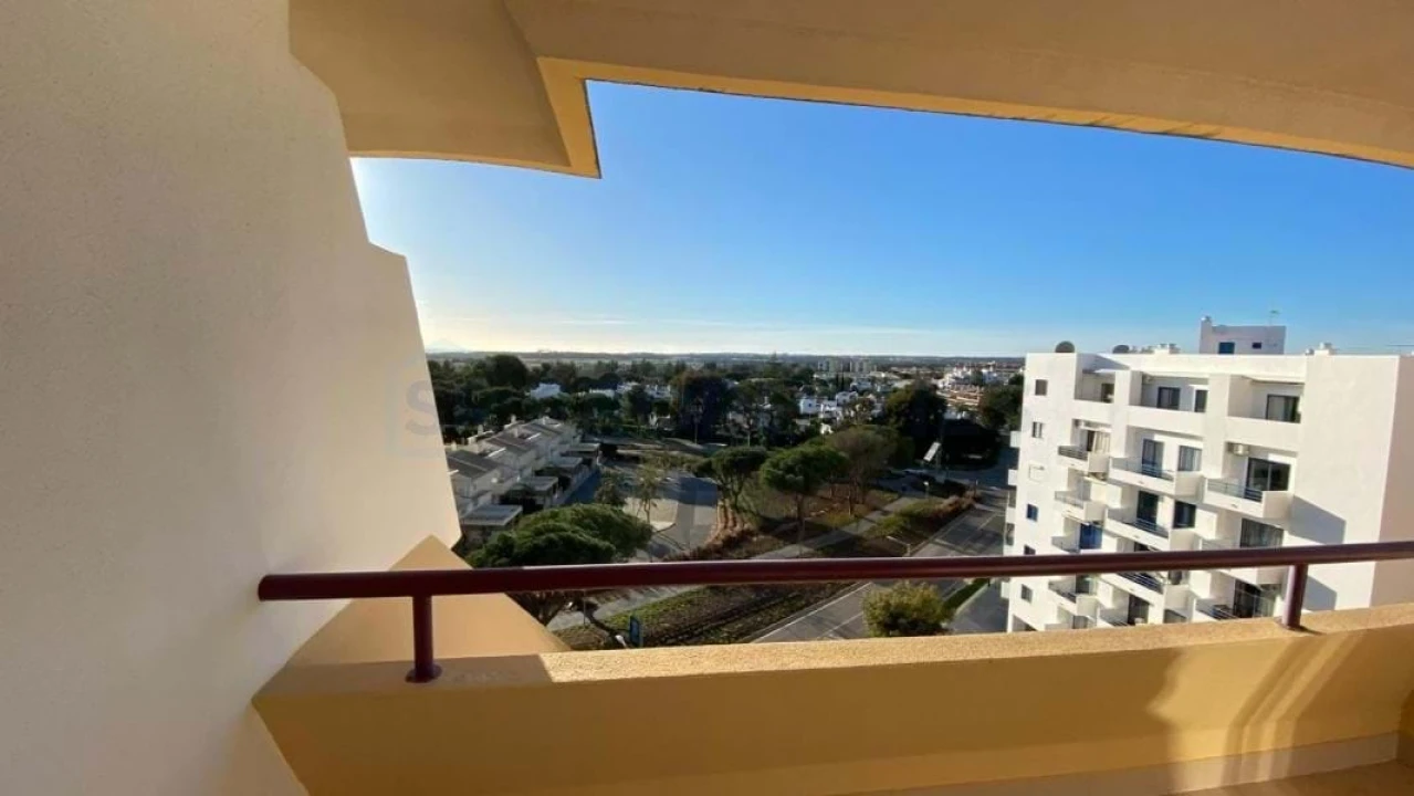 Apartamento T1 para Arrendamento em Quarteira Foto 17