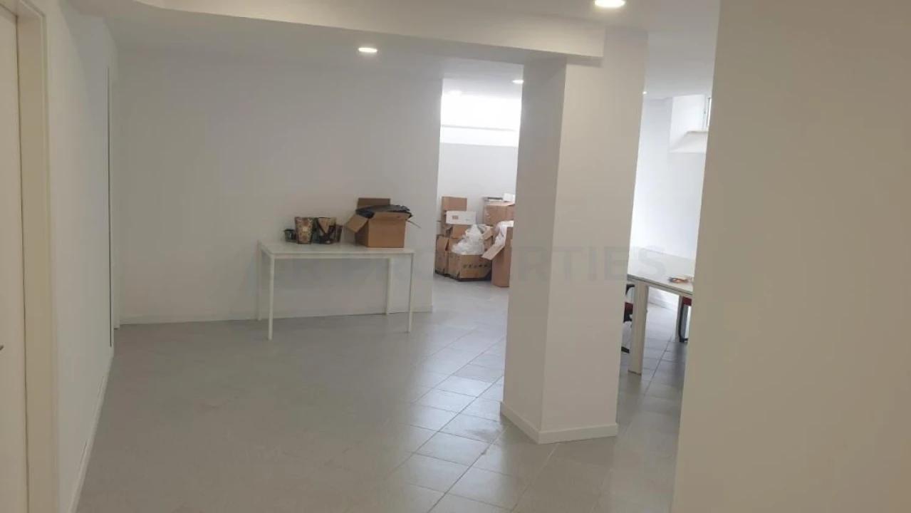 Negócio para Venda em Quarteira Foto 13