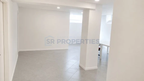 Negócio para Venda em Quarteira