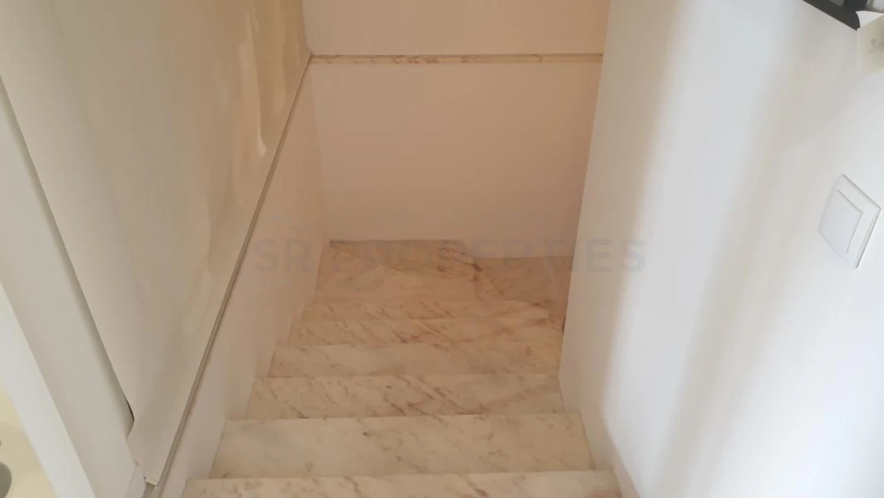 Negócio para Venda em Quarteira Foto 10