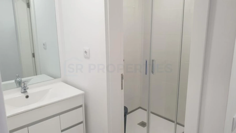 Negócio para Venda em Quarteira Foto 9