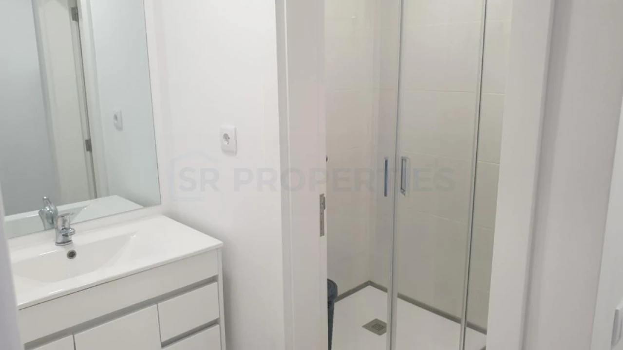 Negócio para Venda em Quarteira Foto 9