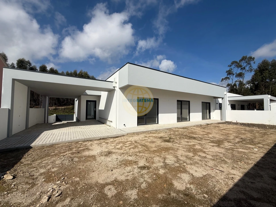 Moradia T4 para Venda em Rio Maior Foto 2