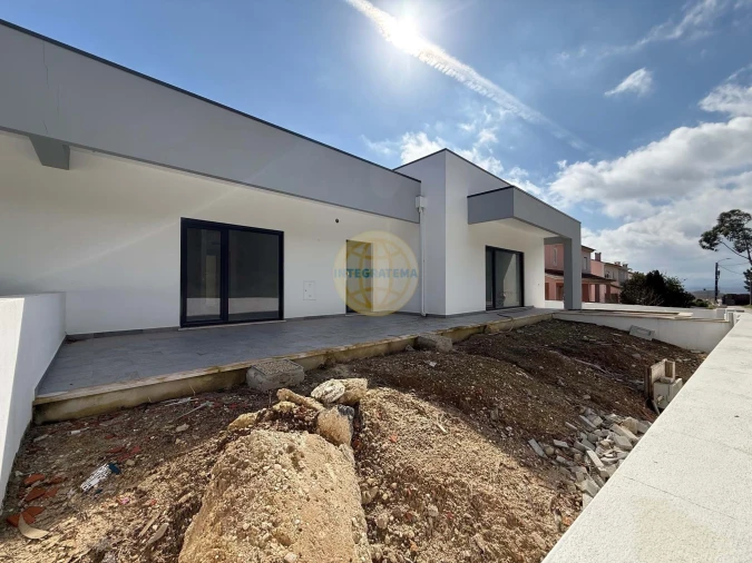 Moradia T4 para Venda em Rio Maior Foto 5