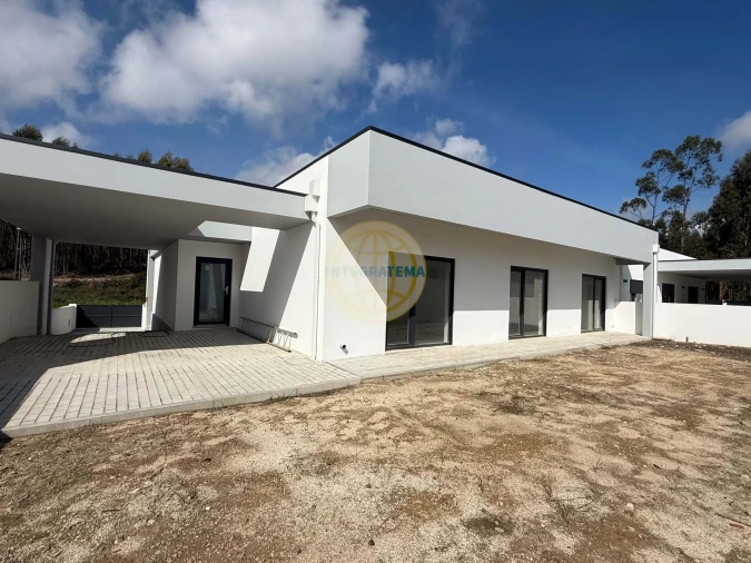 Moradia T4 para Venda em Rio Maior Foto 1