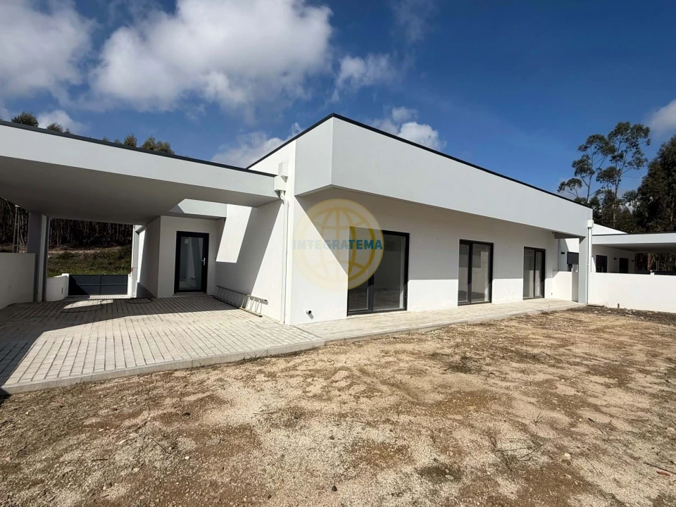 Moradia T4 para Venda em Rio Maior Foto 1