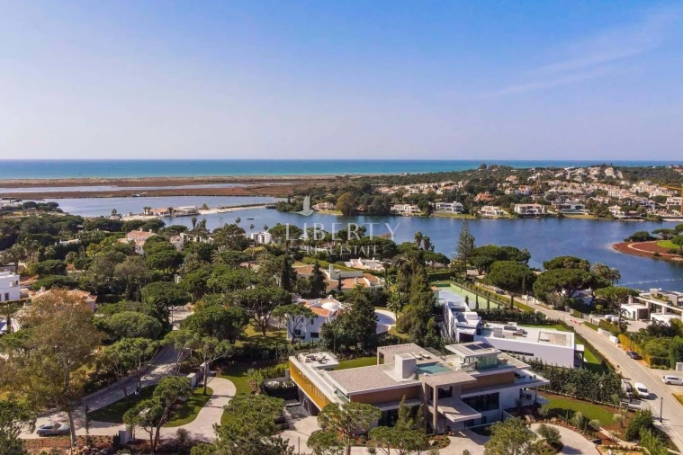 Moradia T7 para Venda em Almancil Planta 32