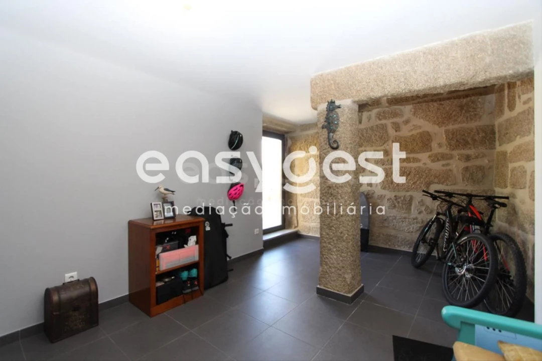 Moradia T4 para Venda em Travanca de Lagos Foto 8