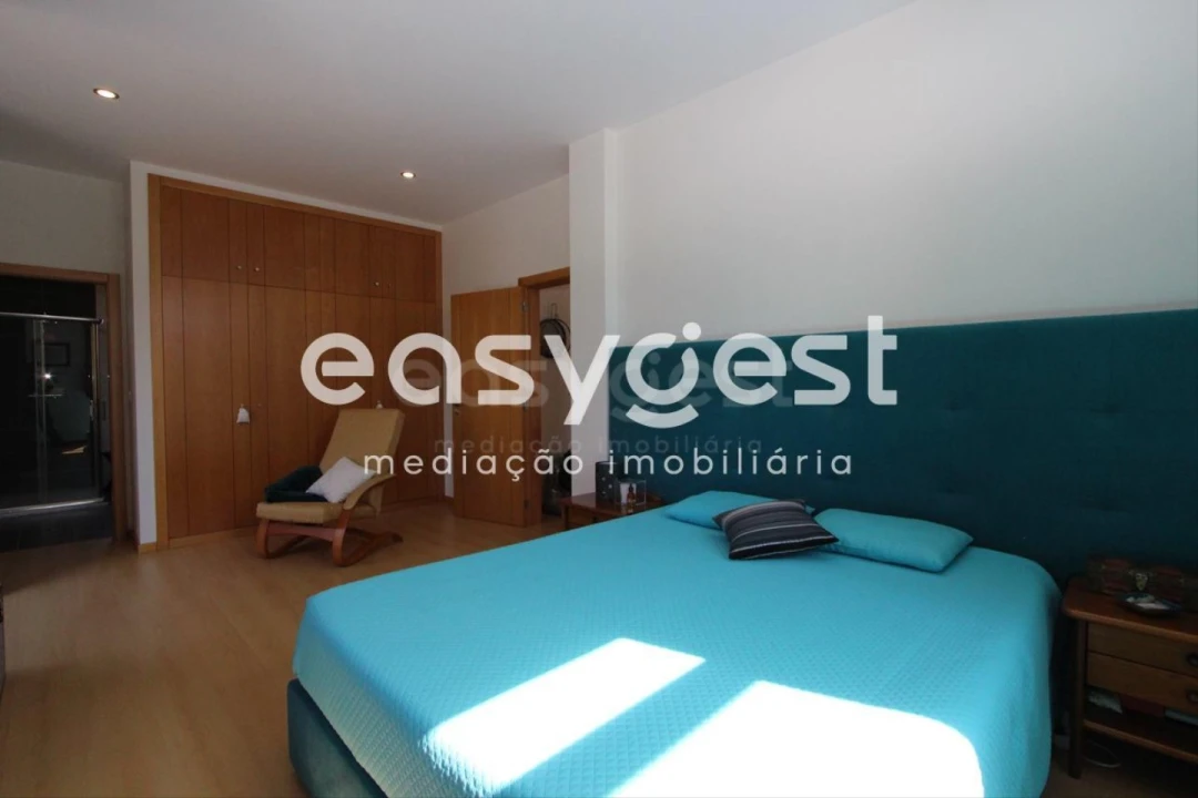 Moradia T4 para Venda em Travanca de Lagos Foto 13