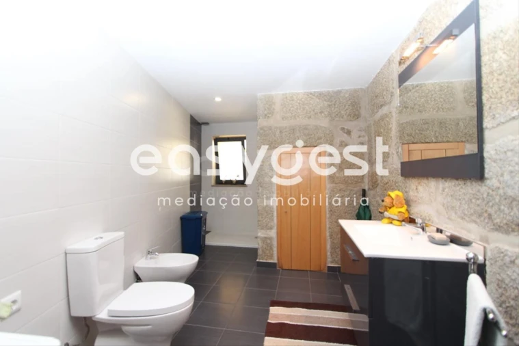 Moradia T4 para Venda em Travanca de Lagos Foto 10