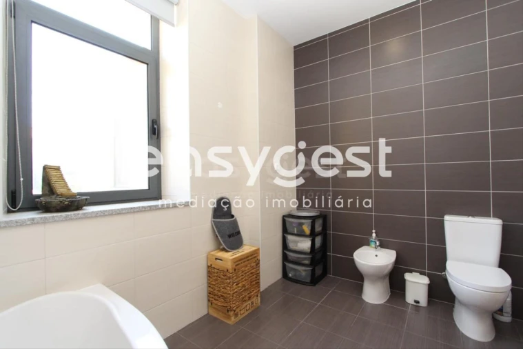 Moradia T4 para Venda em Travanca de Lagos Foto 16