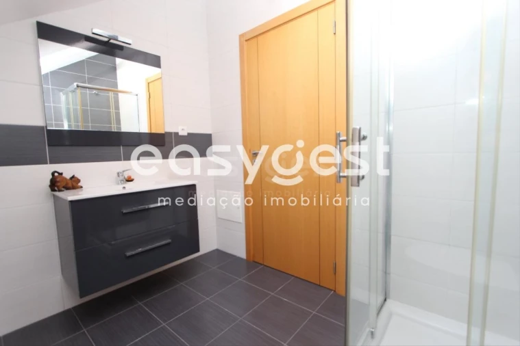 Moradia T4 para Venda em Travanca de Lagos Foto 21