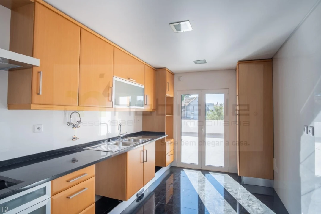 Apartamento T2 para Venda em Carcavelos e Parede Foto 4