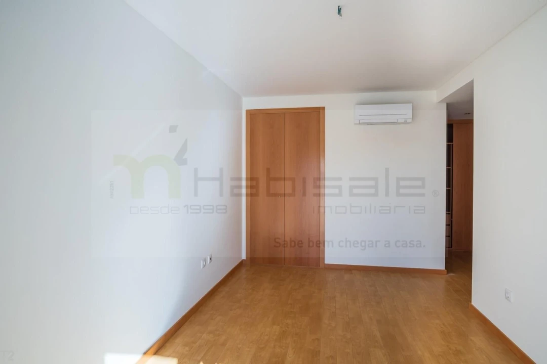 Apartamento T2 para Venda em Carcavelos e Parede Foto 6