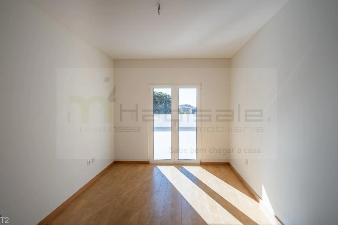 Apartamento T2 para Venda em Carcavelos e Parede Foto 8