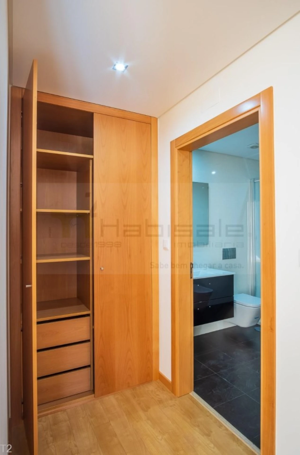 Apartamento T2 para Venda em Carcavelos e Parede Foto 9