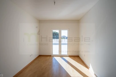 Apartamento T2 para Venda em Carcavelos e Parede