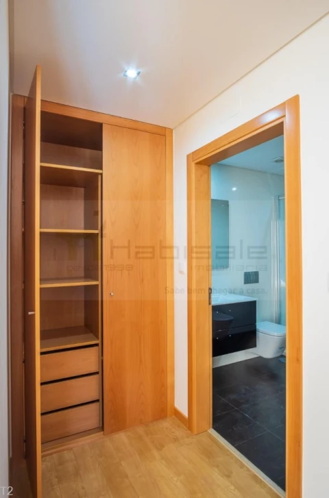 Apartamento T2 para Venda em Carcavelos e Parede
