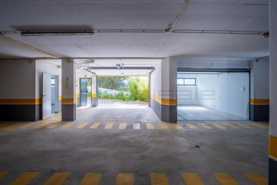 Apartamento T2 para Venda em Carcavelos e Parede