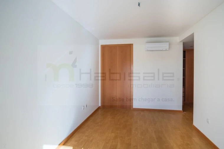 Apartamento T2 para Venda em Carcavelos e Parede Foto 6