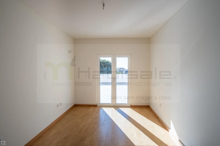 Apartamento T2 para Venda em Carcavelos e Parede Foto 8