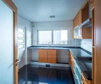 Apartamento T3 para Venda em Carcavelos e Parede